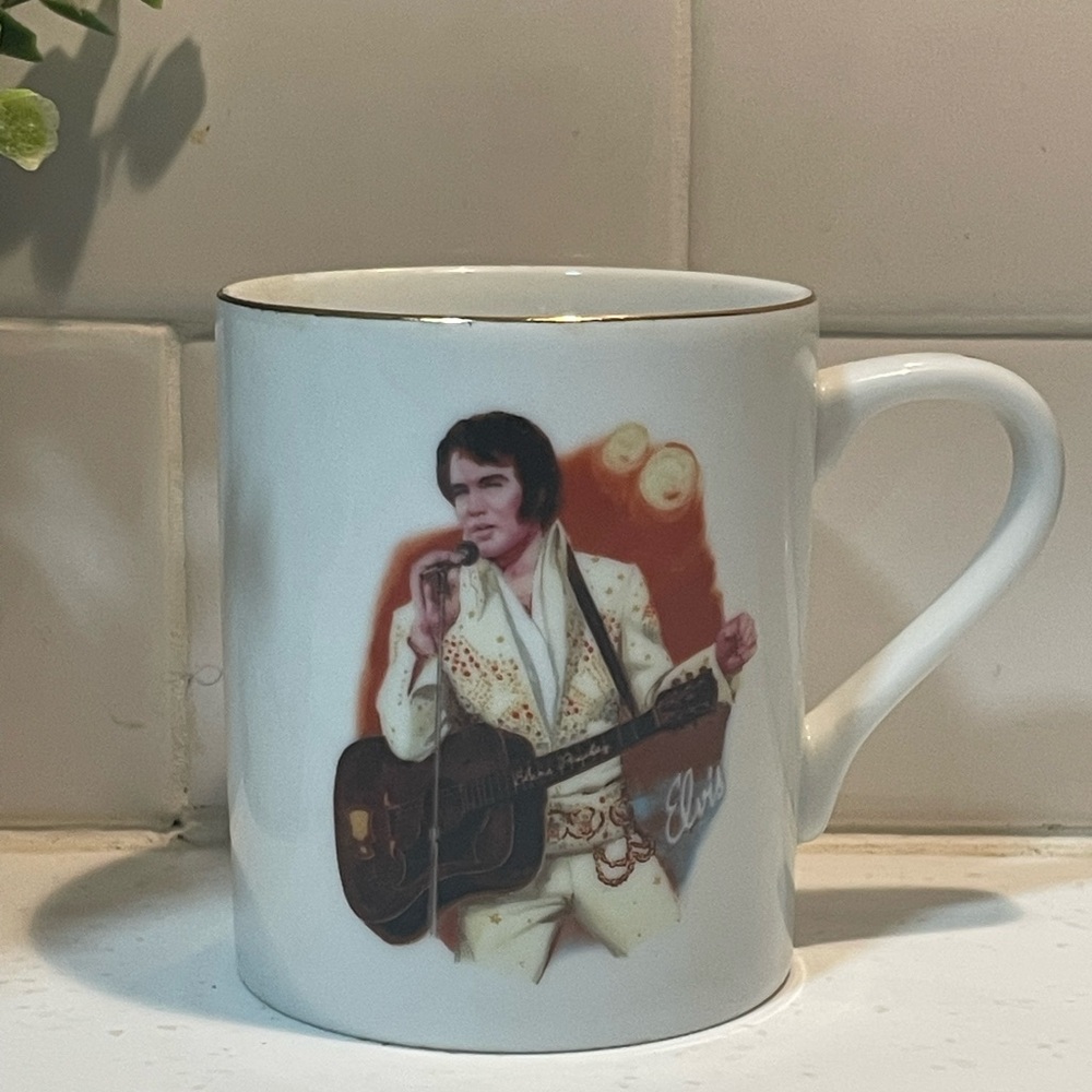 Vintage Collector’s Elvis Coffee Mug with Gold Trim—Lonesome Tonight 1985